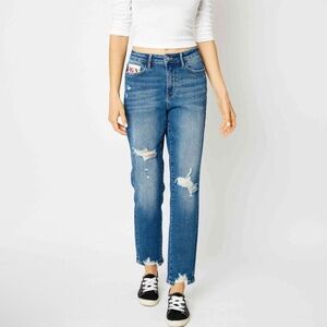 Judy Blue Hi-Rise Queen Of Hearts Boyfriend Jeans Size 1/25 Style #88569 NWT